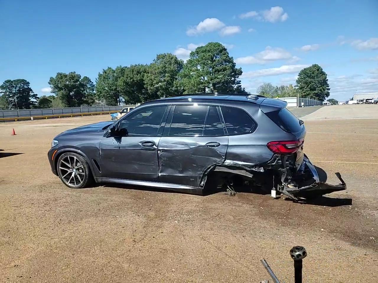 Фото: 5UXCR6C56KLL05659