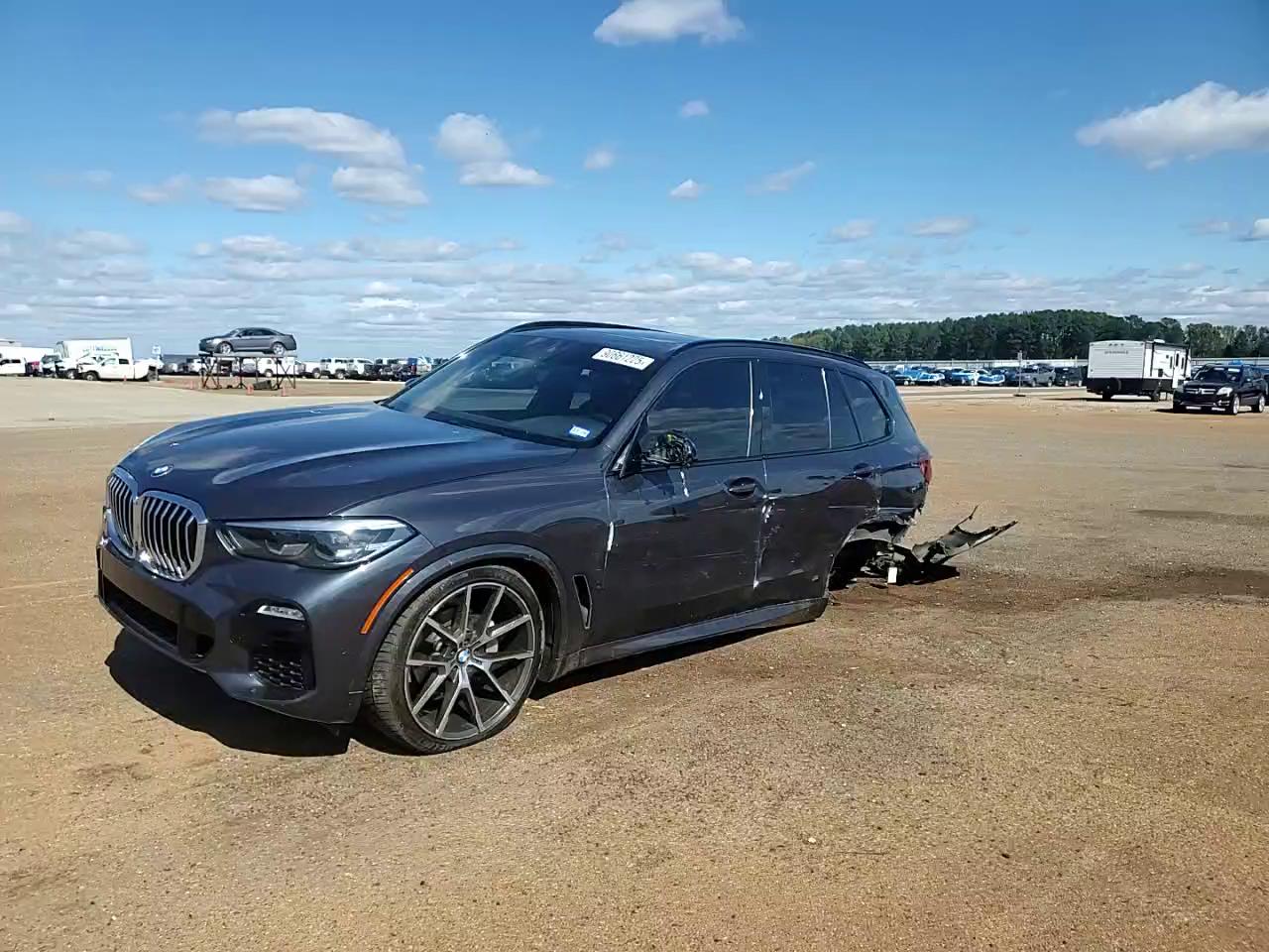 Фото: 5UXCR6C56KLL05659