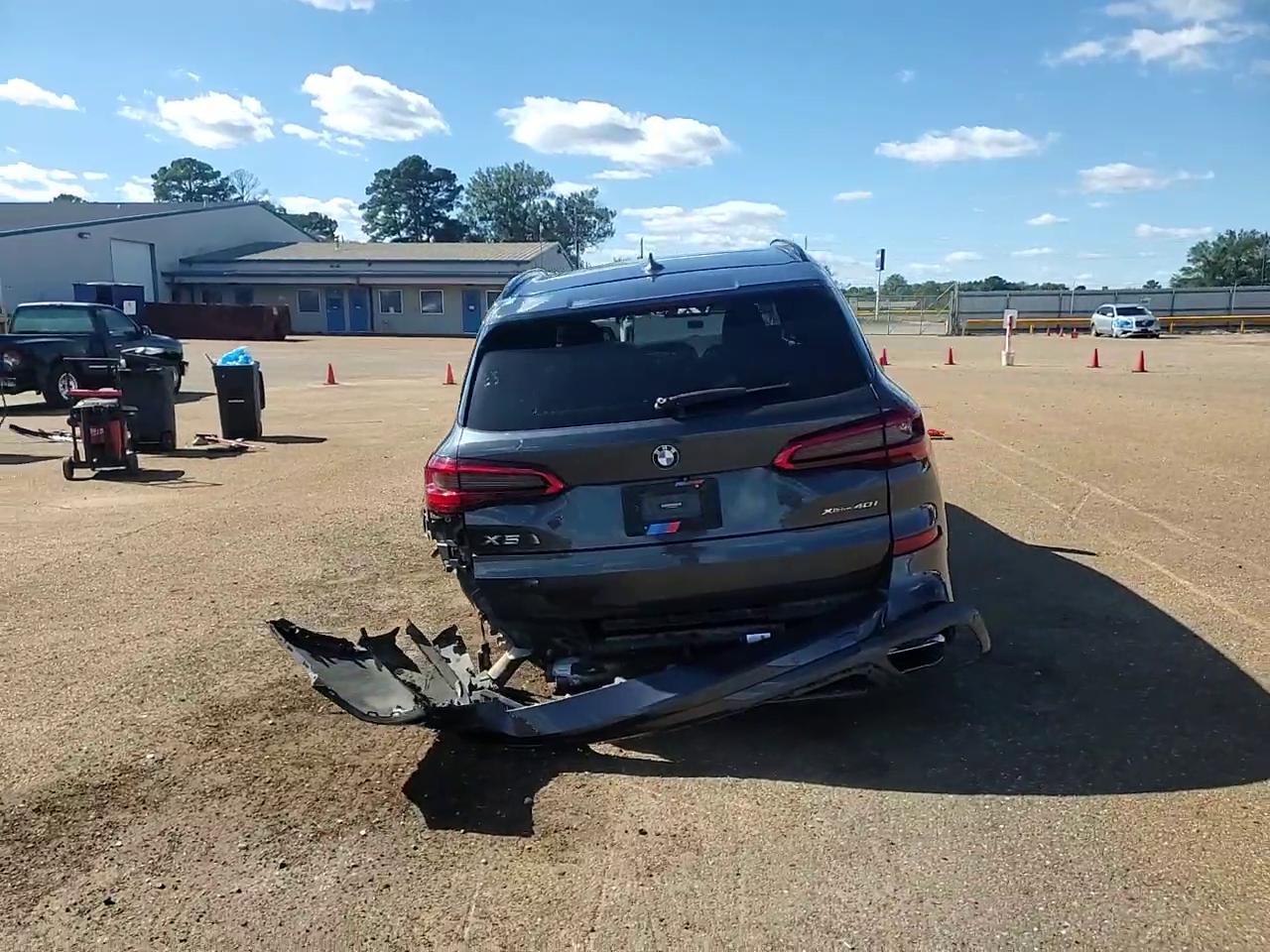 Фото: 5UXCR6C56KLL05659