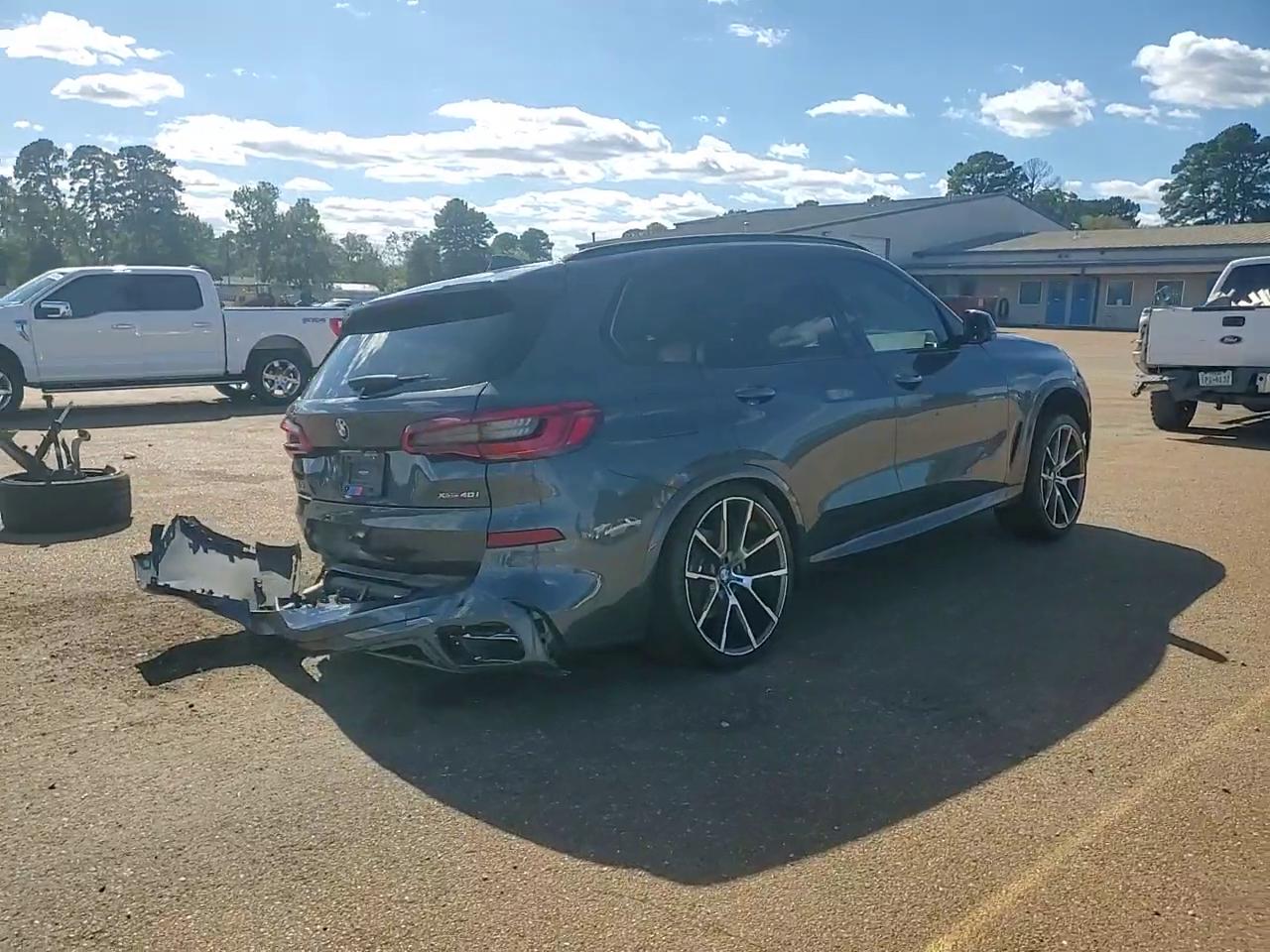 Фото: 5UXCR6C56KLL05659