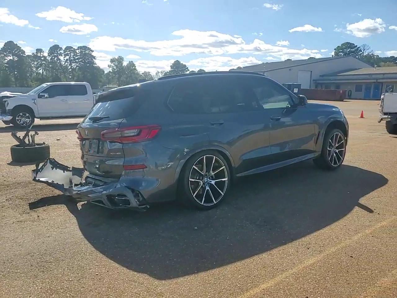 Фото: 5UXCR6C56KLL05659