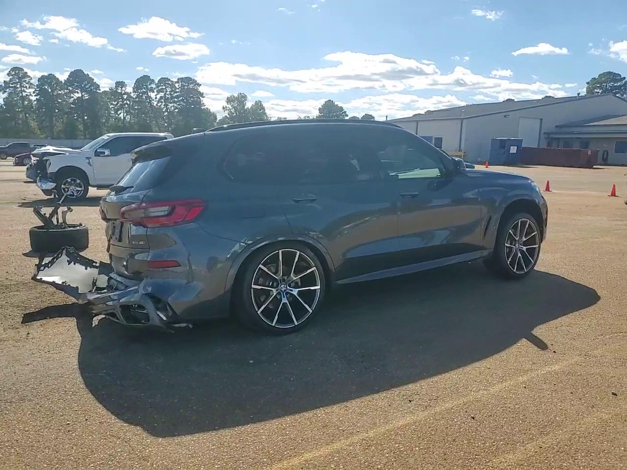 Фото: 5UXCR6C56KLL05659