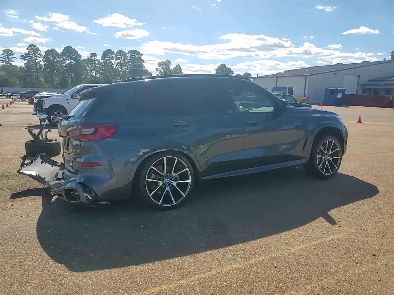 Фото: 5UXCR6C56KLL05659