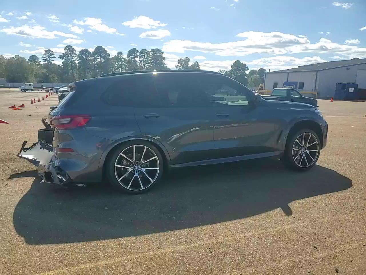 Фото: 5UXCR6C56KLL05659