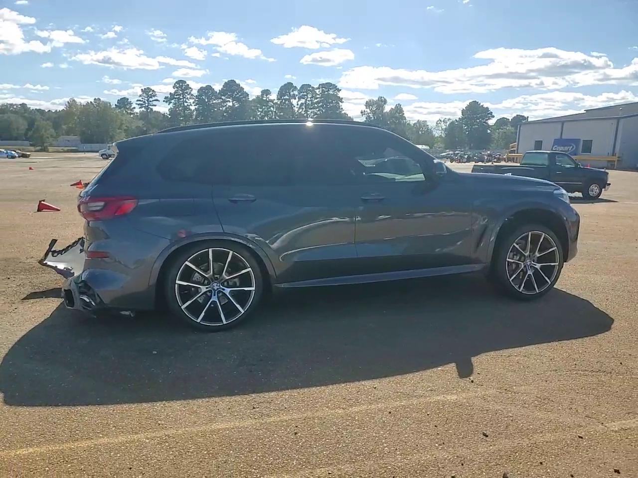 Фото: 5UXCR6C56KLL05659