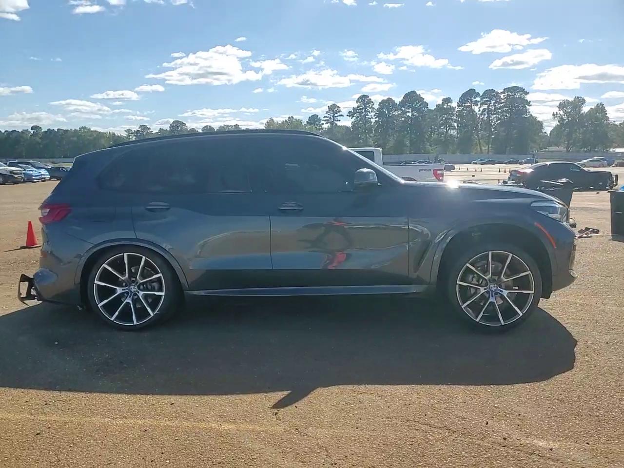 Фото: 5UXCR6C56KLL05659