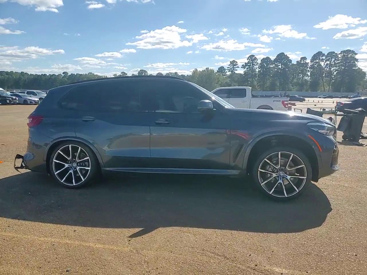 Фото: 5UXCR6C56KLL05659