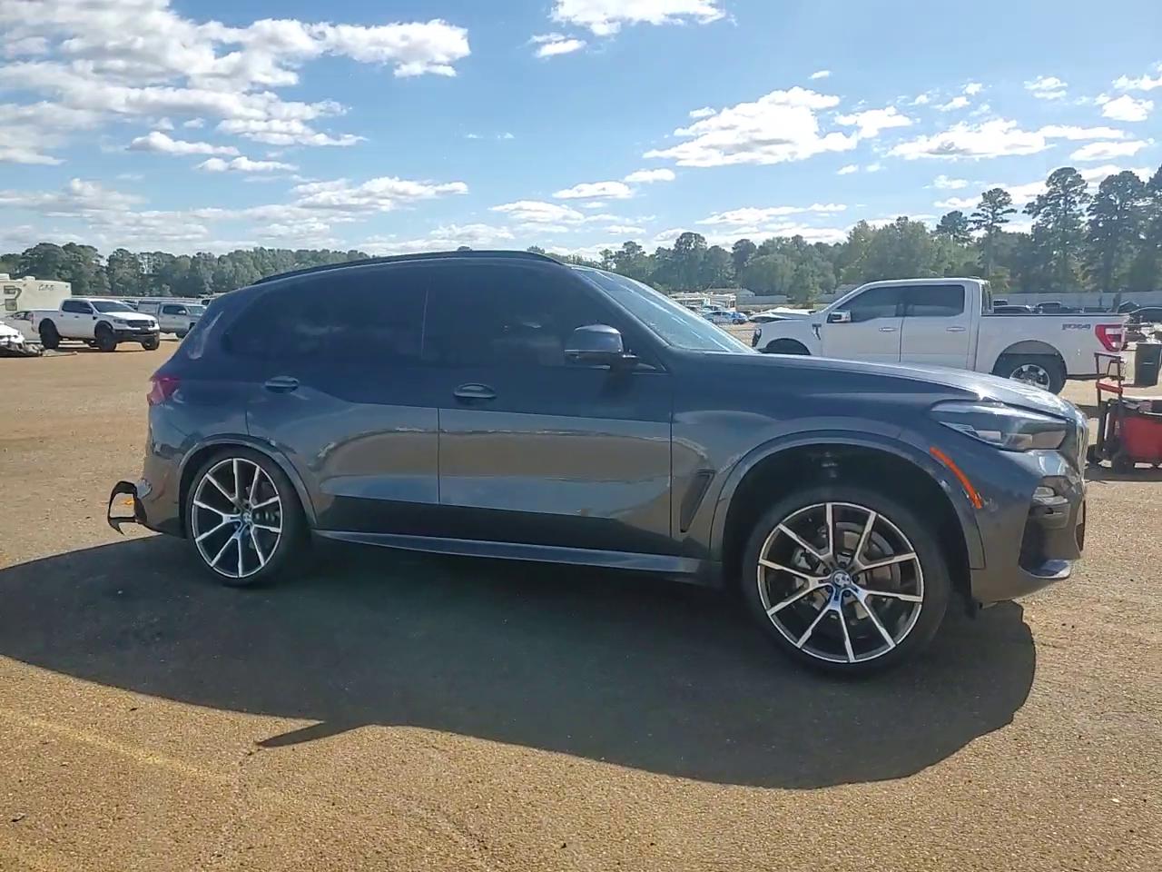 Фото: 5UXCR6C56KLL05659