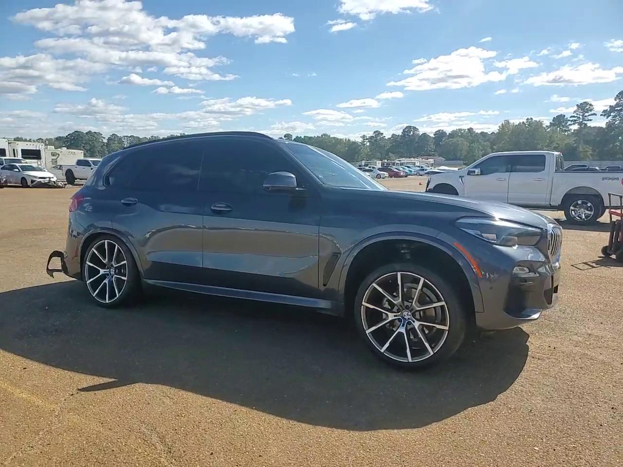 Фото: 5UXCR6C56KLL05659