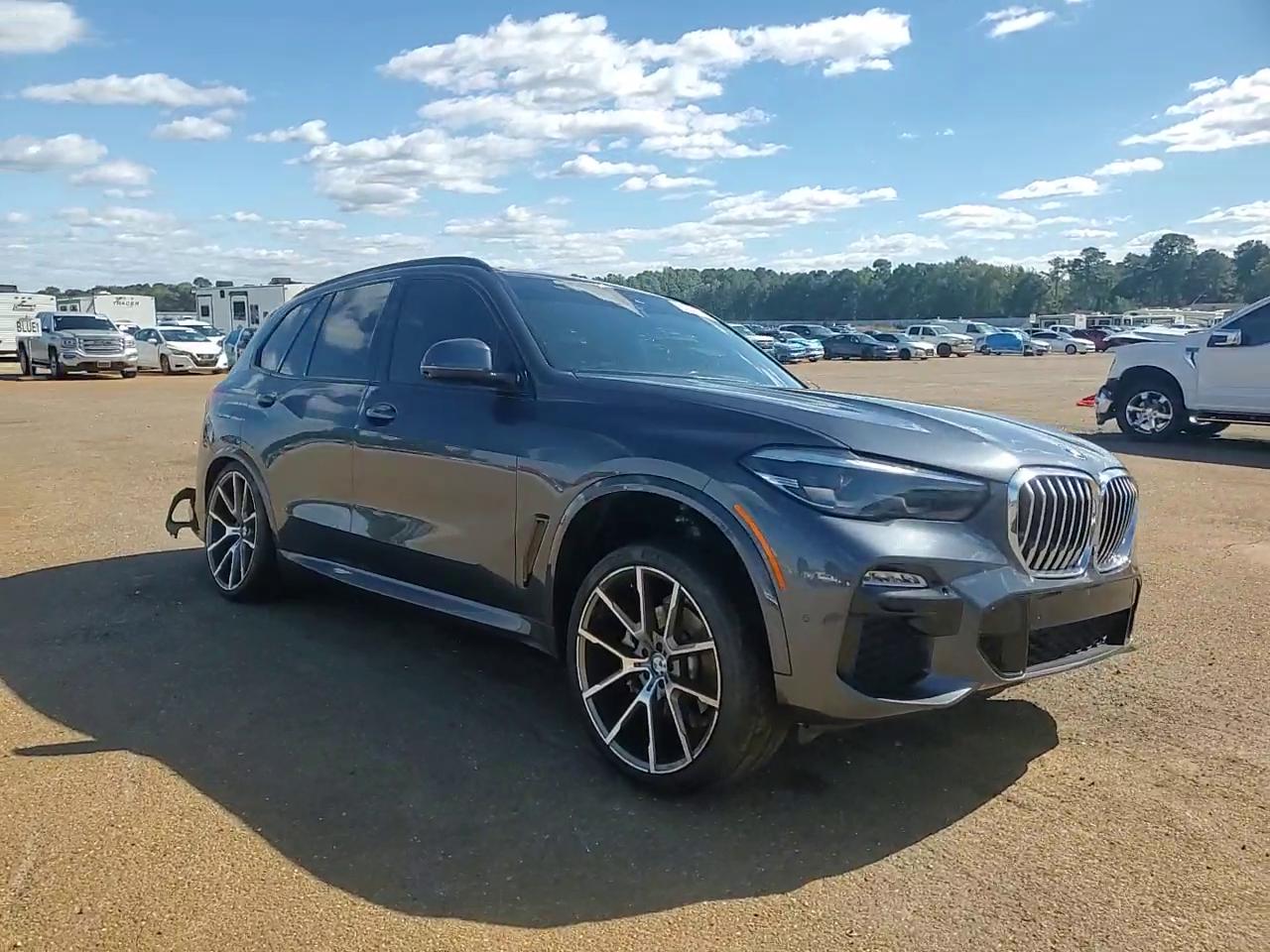 Фото: 5UXCR6C56KLL05659