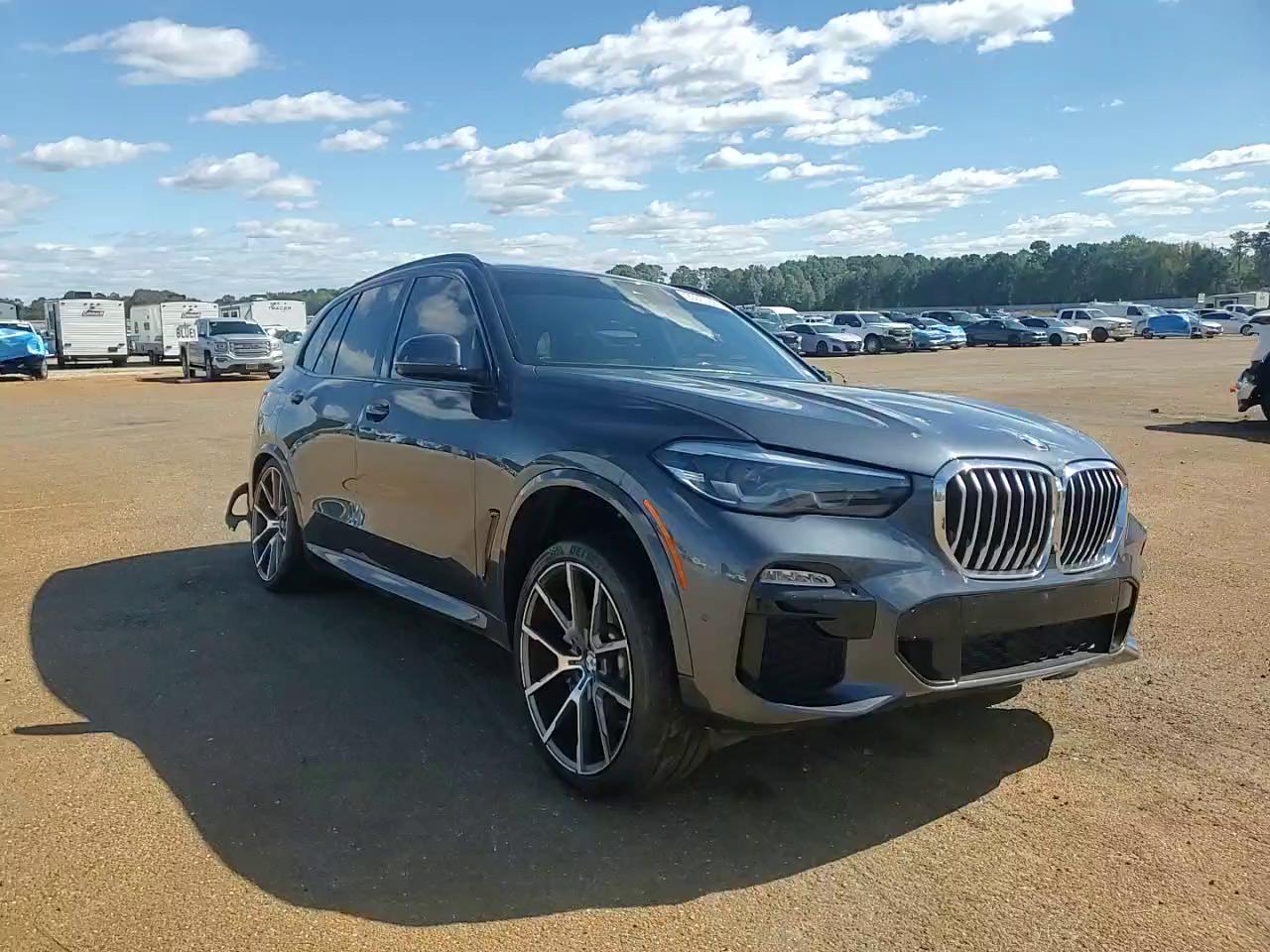 Фото: 5UXCR6C56KLL05659