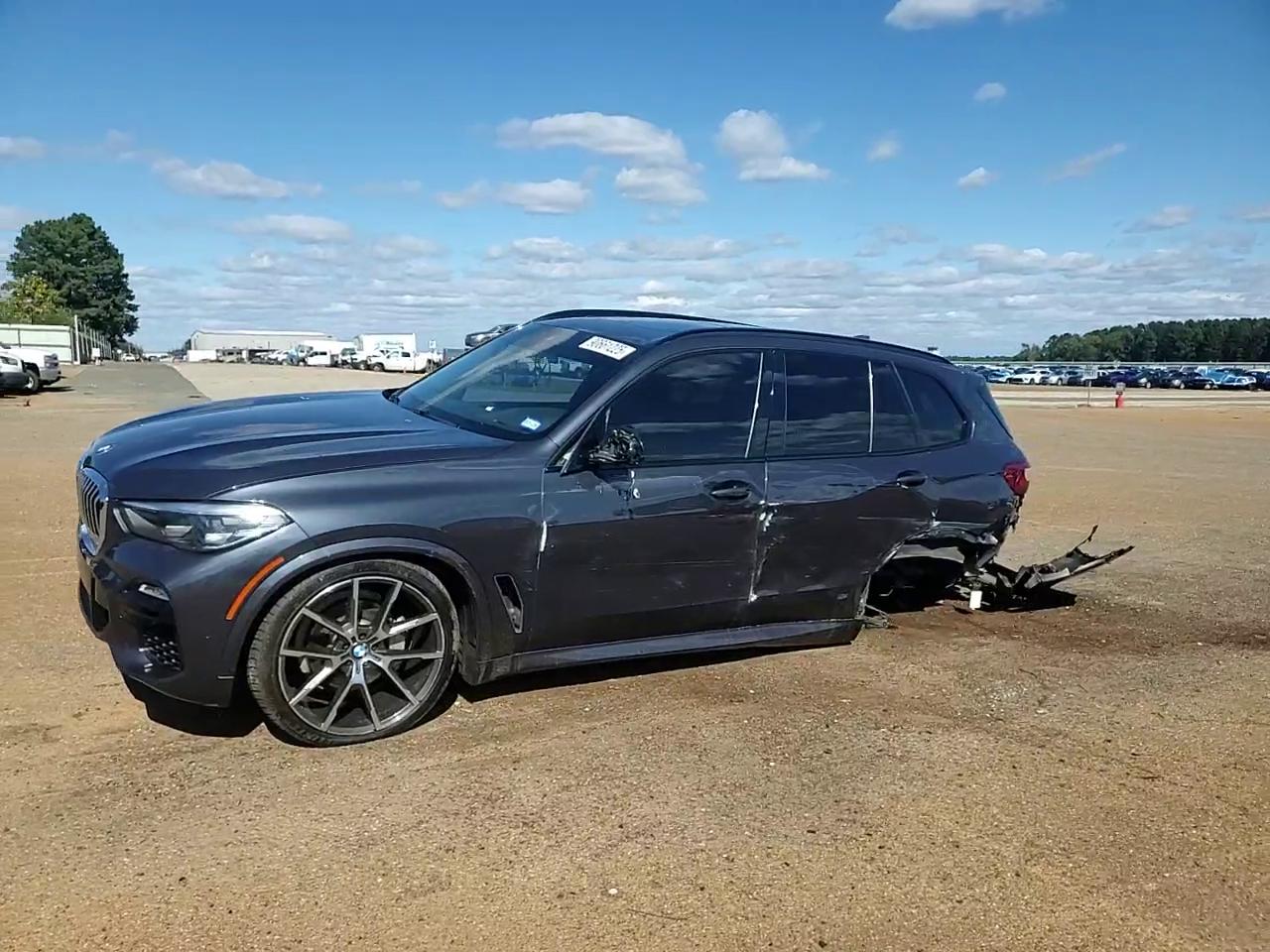 Фото: 5UXCR6C56KLL05659