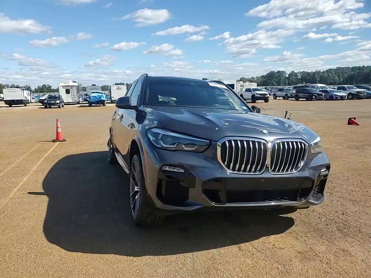 Фото: 5UXCR6C56KLL05659