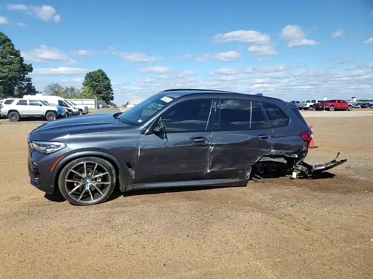 Фото: 5UXCR6C56KLL05659