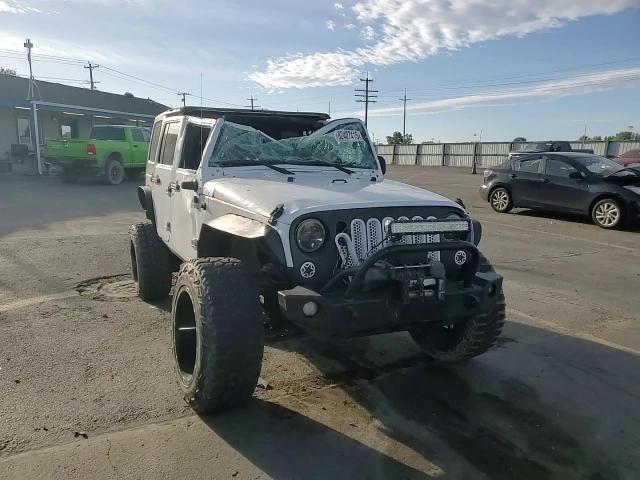2013 Jeep Wrangler Unlimited Sahara VIN: 1C4HJWEG4DL555322 Lot: 82407415