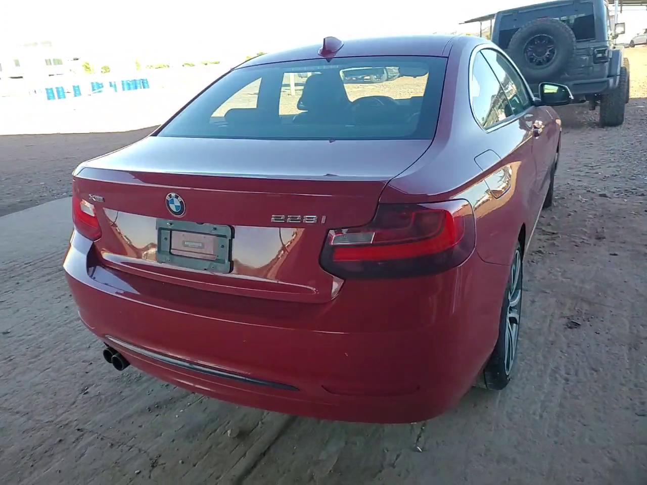 Фото: WBA1G9C56GV726189