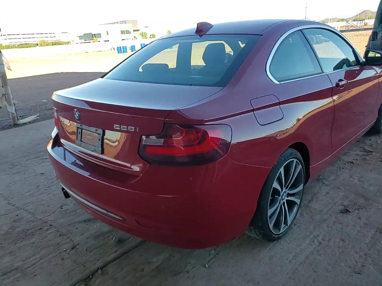 Фото: WBA1G9C56GV726189