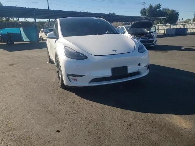 2022 Tesla Model Y VIN: 7SAYGDEF6NF338887 Lot: 90147525