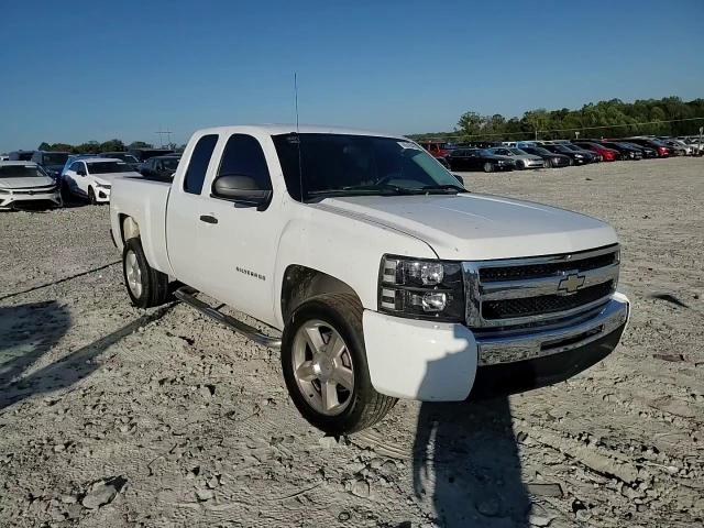 2011 Chevrolet Silverado C1500 VIN: 1GCRCPEA2BZ321996 Lot: 85104295