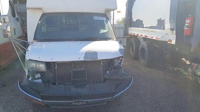 2004 Chevrolet Express G3500 VIN: 1GBJG31U641111840 Lot: 85354755