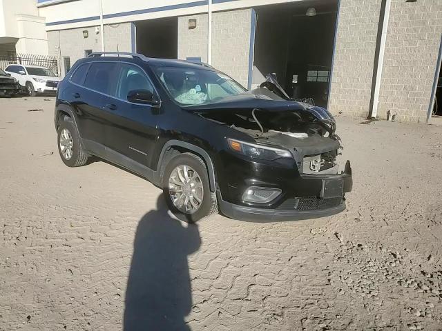 2019 Jeep Cherokee Latitude VIN: 1C4PJLCB4KD145371 Lot: 90047915