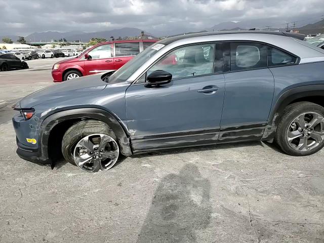 2022 Mazda Mx-30 Premium Plus VIN: JM1DRADB9N0100310 Lot: 82496675