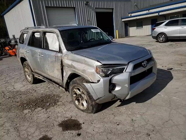 2018 Toyota 4Runner Sr5/Sr5 Premium VIN: JTEBU5JR2J5556642 Lot: 74596893