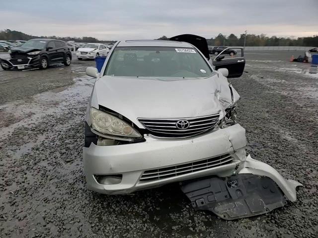 2006 Toyota Camry - Image 11
