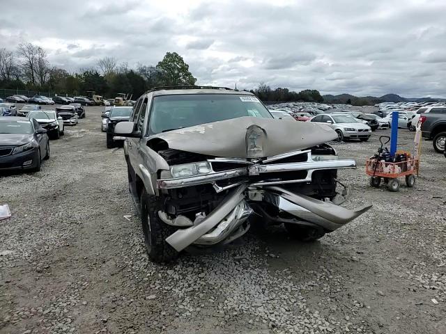 2003 Chevrolet Suburban - Image 11