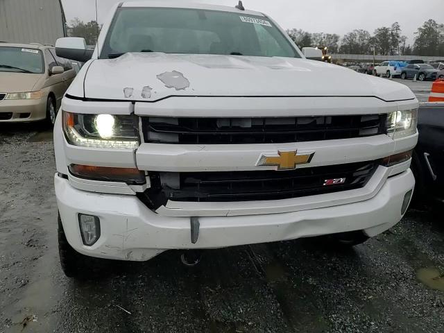 2016 Chevrolet Silverado - Image 11