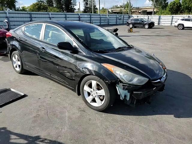 2013 Hyundai Elantra - Image 10