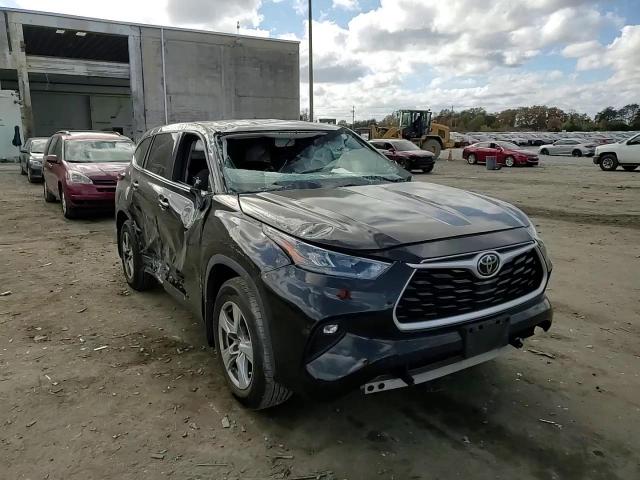 2020 Toyota Highlander - Image 12