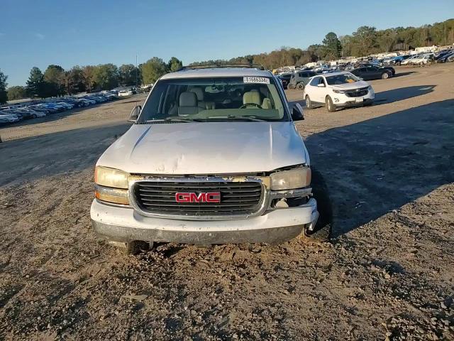2004 GMC Yukon - Image 12
