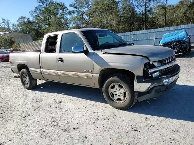 2002 Chevrolet Silverado - Image 11