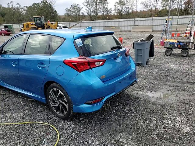 2016 Toyota iM - Image 13