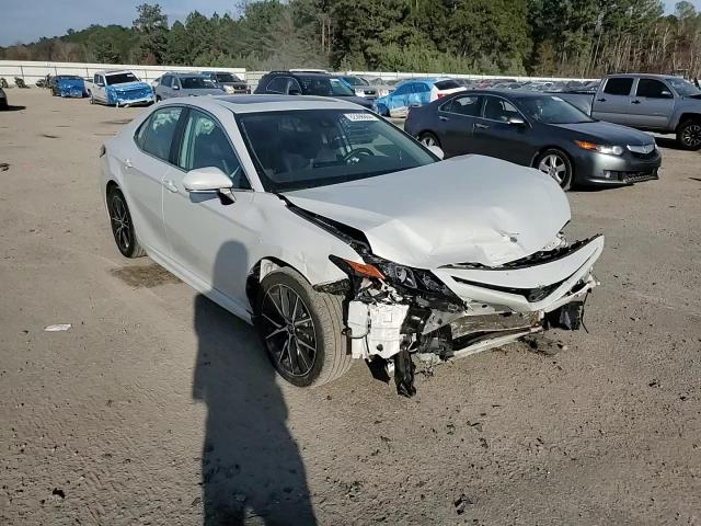 2022 Toyota Camry - Image 11