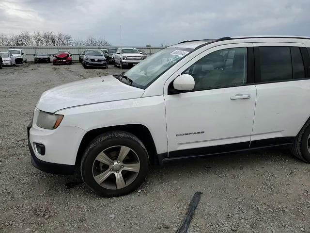 2016 Jeep Compass - Image 12