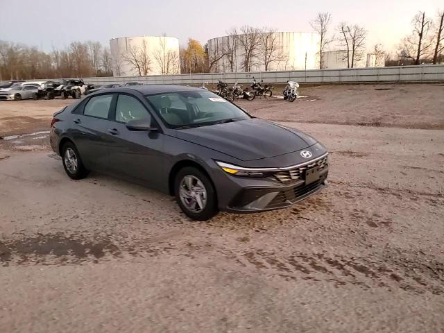 2024 Hyundai Elantra - Image 14