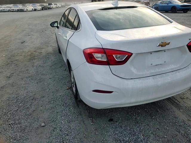 2017 Chevrolet Cruze - Image 11