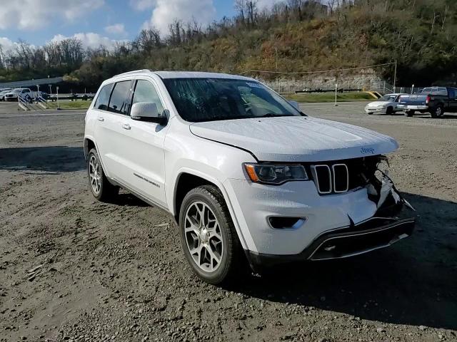 2018 Jeep Grand Cherokee - Image 15