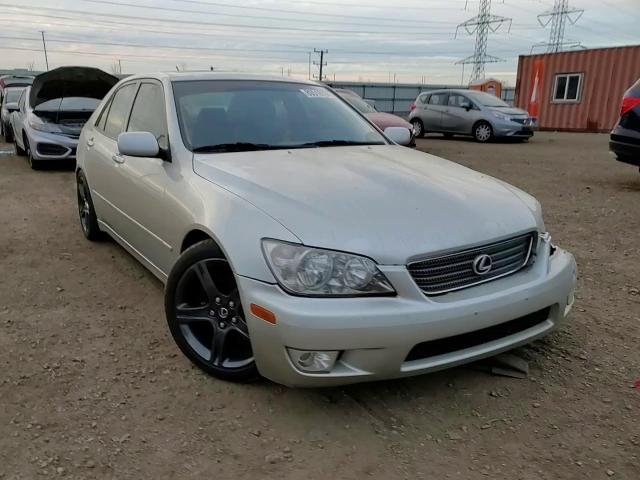 2001 Lexus IS - Image 10
