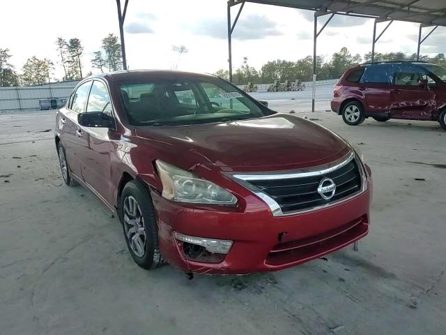 2015 Nissan Altima - Image 10