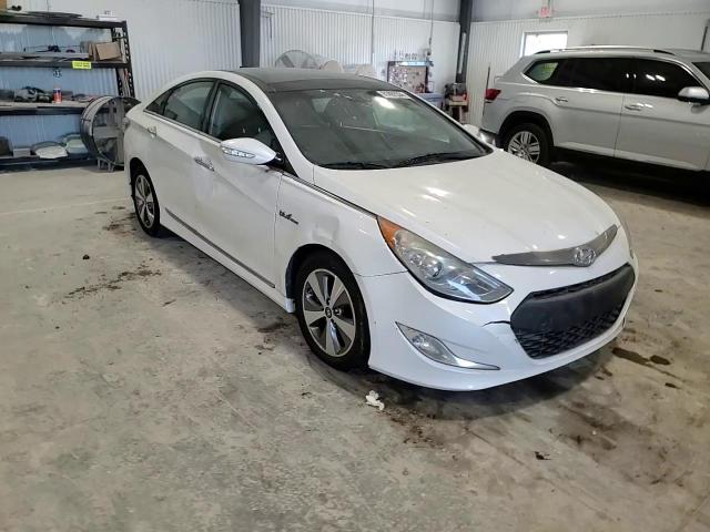 2011 Hyundai Sonata - Image 11