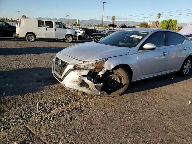 2019 Nissan Altima - Image 11