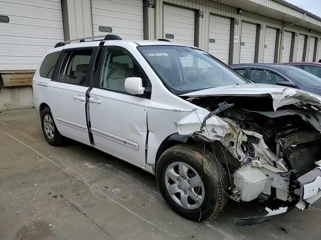 2009 Kia Sedona - Image 12