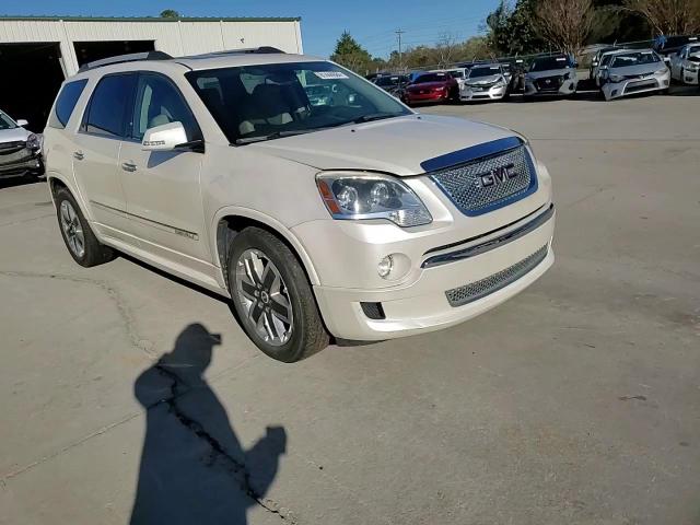 2011 GMC Acadia - Image 11