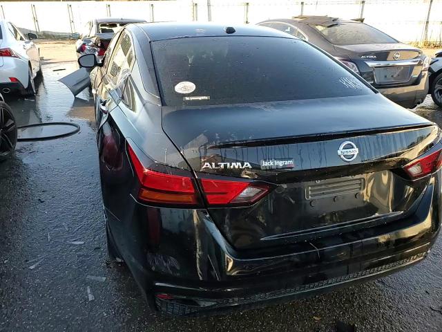 2020 Nissan Altima - Image 13