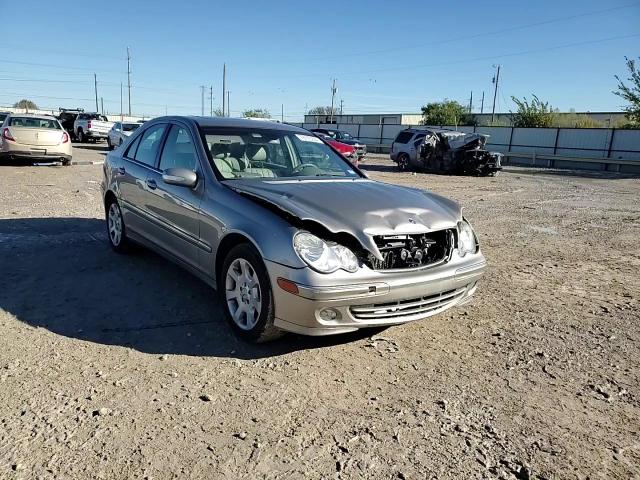 2005 Mercedes-Benz C 320 VIN: WDBRF64J45F598415 Lot: 79745294