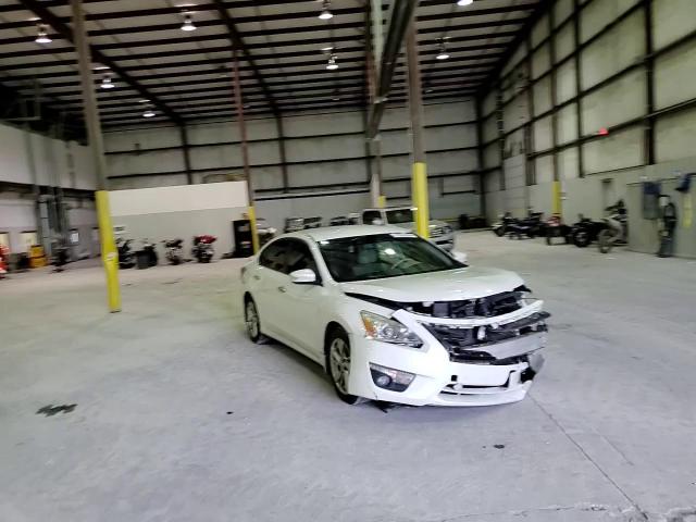 2015 Nissan Altima - Image 13