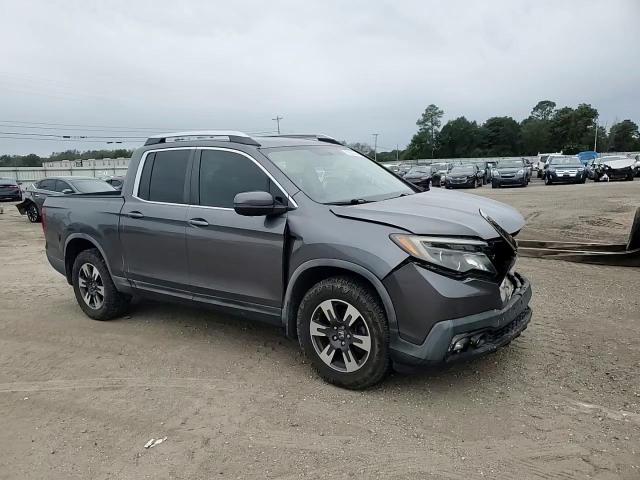 2017 Honda Ridgeline - Image 11